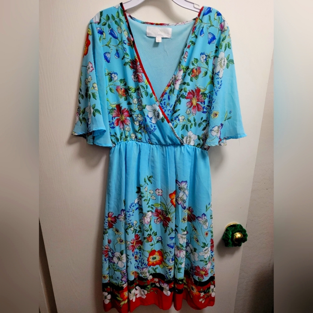 SUPERFOX BLUE FLORAL FLUTTER FLOWY DRESS IN SIZE SMALL.  BEAUTIFUL 😍 🤩